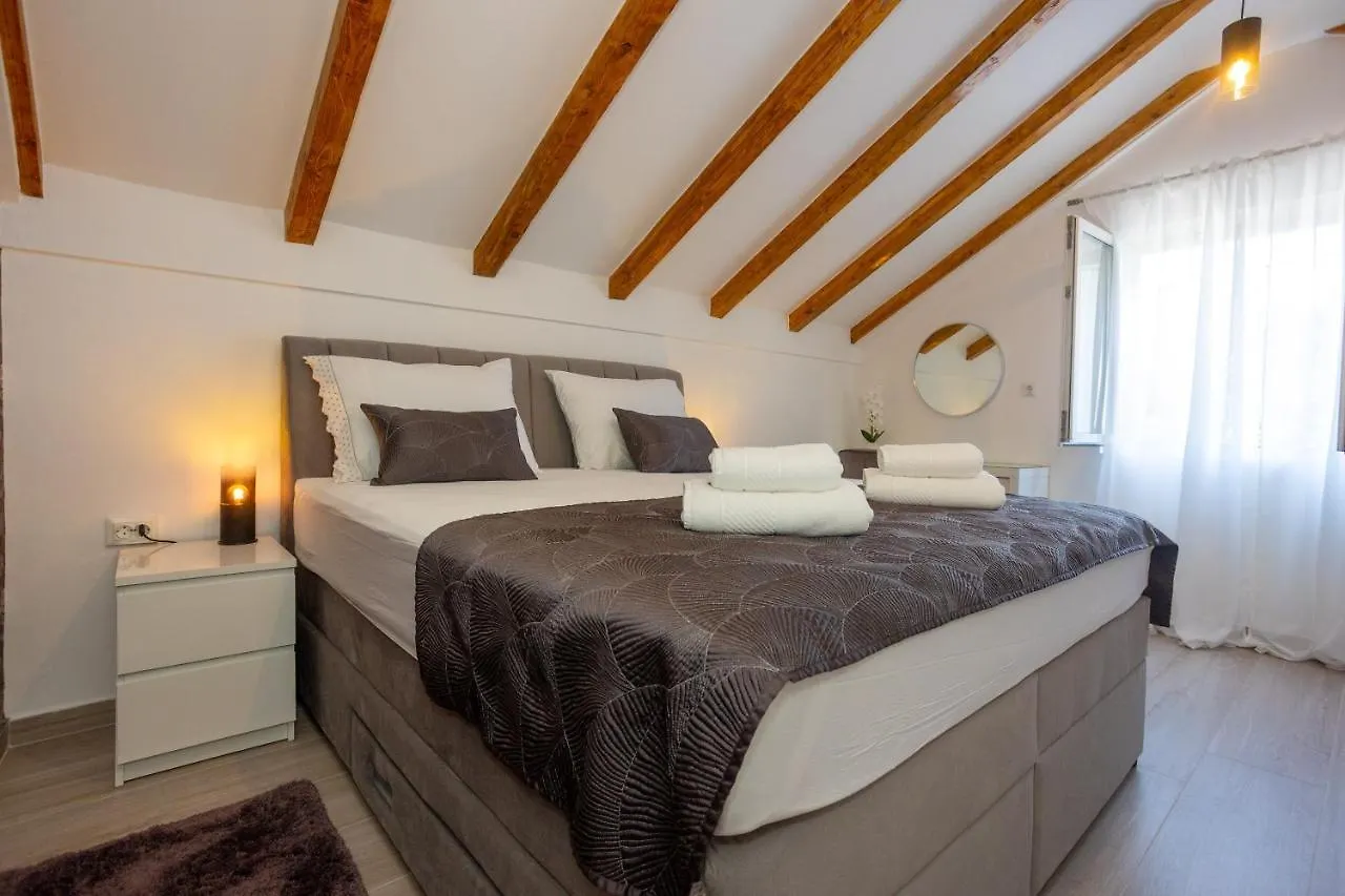 Stone House Iris Villa Split Vakantiehuis