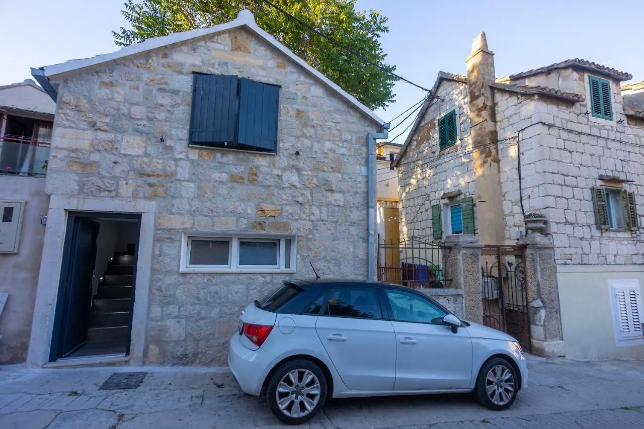 Stone House Iris Villa Split 0*,  Kroatië
